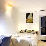 With A Terrace 3 Minutes From The Beaches *