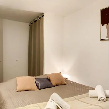With A Terrace 3 Minutes From The Beaches