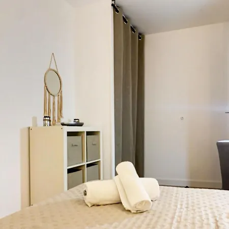 With A Terrace 3 Minutes From The Beaches 卡内