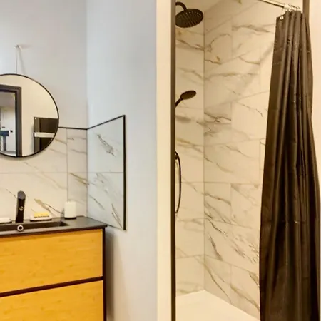 Appartamento With A Terrace 3 Minutes From The Beaches *