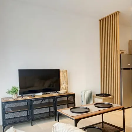 With A Terrace 3 Minutes From The Beaches Appartamento Canet-en-Roussillon