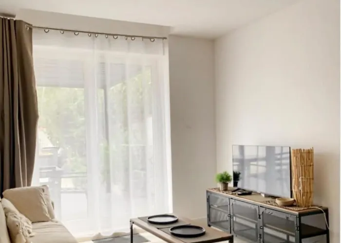 Apartment With A Terrace 3 Minutes From The Beaches