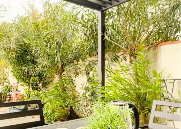 Apartment With A Terrace 3 Minutes From The Beaches *