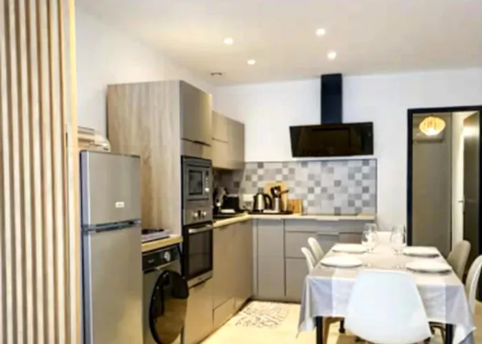With A Terrace 3 Minutes From The Beaches Apartment